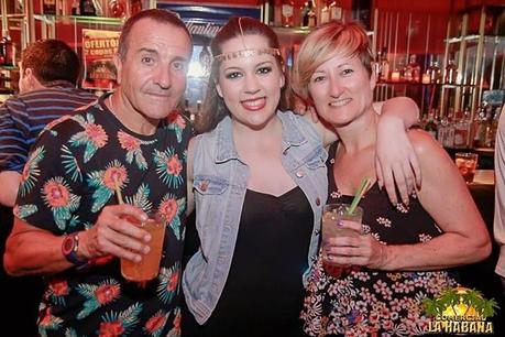 Baila como si nadie te mirase. Baila como si nadie te mirase.