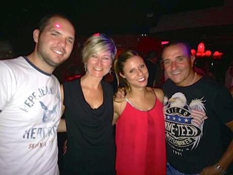 Baila como si nadie te mirase. Baila como si nadie te mirase.