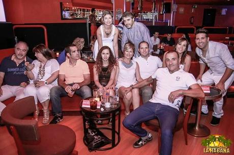 Baila como si nadie te mirase. Baila como si nadie te mirase.