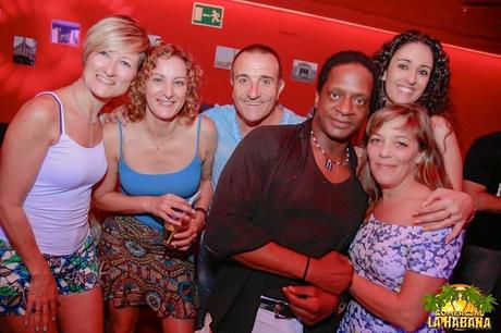 Baila como si nadie te mirase. Baila como si nadie te mirase.