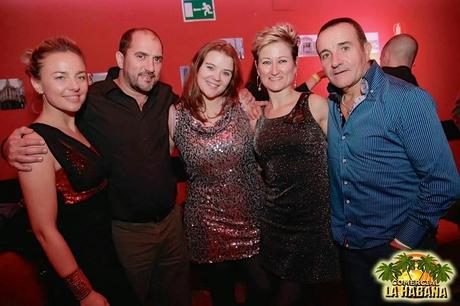 Baila como si nadie te mirase. Baila como si nadie te mirase.