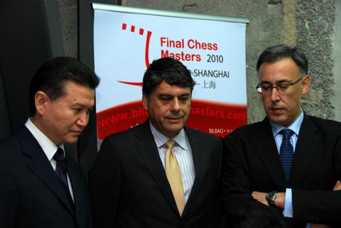 Victoria de Carlsen, Kramnik y Anand tablas. Bilbao 2010 R5