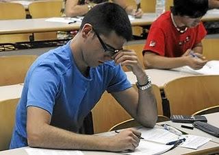 Los exámenes nos hacen ser más inteligentes... Los exámenes nos hacen ser más inteligentes...