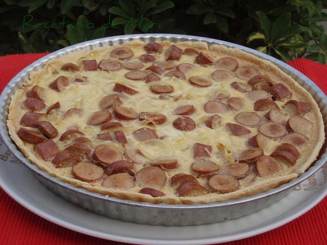 QUICHE DE CEBOLLA Y SALCHICHAS quiche de cebollas y salchichas
