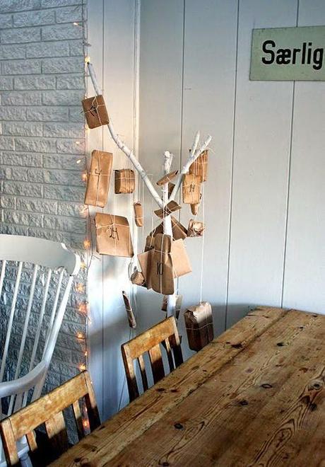 Calendarios de Adviento, colgados de las ramas. calendario de adviento_7