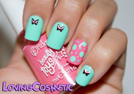 Nail Art con Mariposas y Puntos Nail Art con Mariposas y Puntos