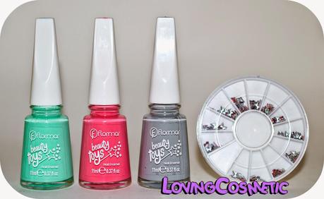 Nail Art con Mariposas y Puntos Nail Art con Mariposas y Puntos