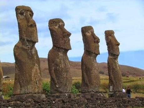 Ahu A Kivi. Rapa Nui. ¿Cómo llegaron los primeros? Ahu A Kivi. Rapa Nui. ¿Cómo llegaron los primeros?