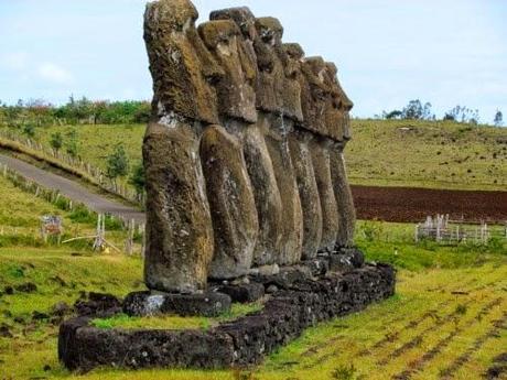 Ahu A Kivi. Rapa Nui. ¿Cómo llegaron los primeros? Ahu A Kivi. Rapa Nui. ¿Cómo llegaron los primeros?