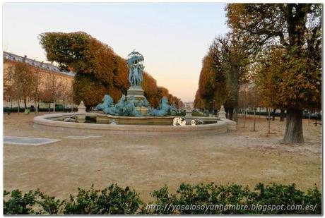 fuente de Jardines de Luxemburgo en Paris