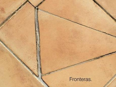 Mirando el suelo… fronteras