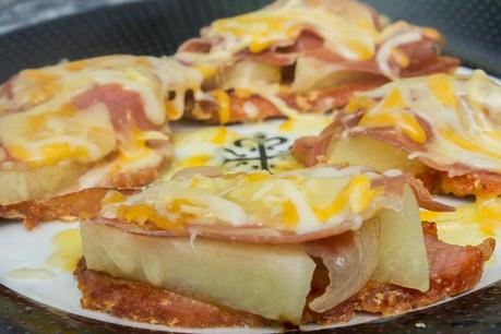 Cinta de lomo con melón y jamón gratinada a los 4 quesos Cinta de lomo con melón y jamón gratinada a los 4 quesos