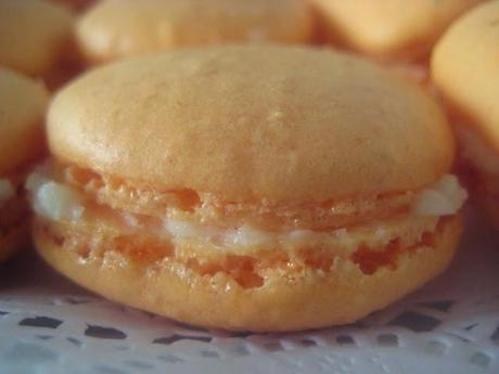 MACARONS DE MELOCOTÓN