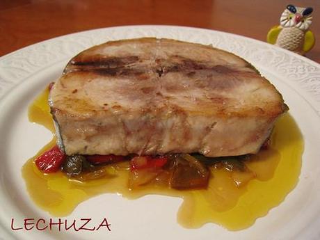 BONITO DE BURELA A LA PLANCHA CON VERDURAS CARAMELIZADAS bONITO