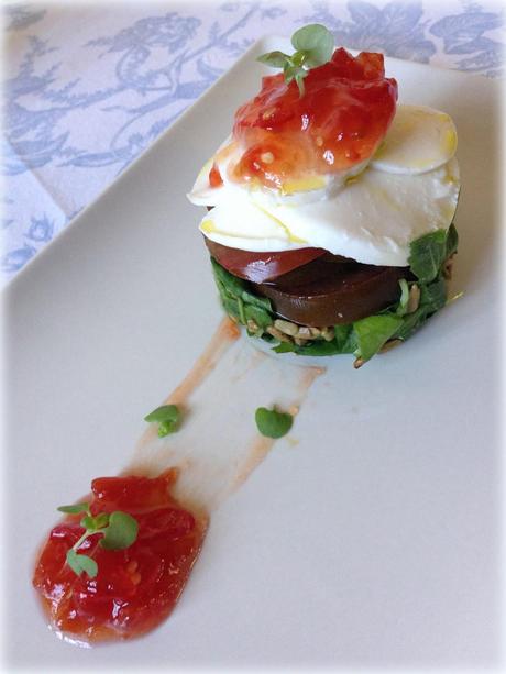 Ensalada Caprese con Mermelada de Tomate Picante y Semillas de Girasol.
Manhattan Sky Line.