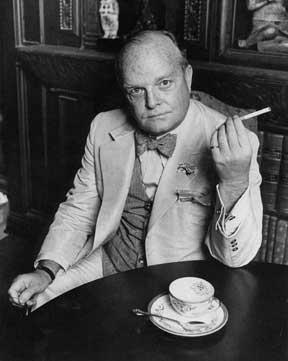 Truman Capote tomando café