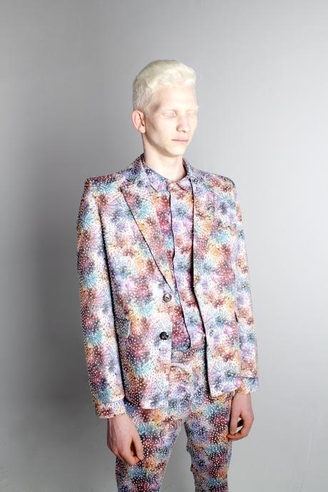 Pedro Covelo y la teoría filosófica de Denis Dutton | designer pedro-covelo-la-moda-channel-photographed-by-pere-bonzo-1