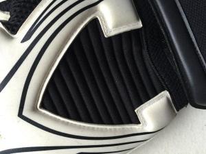 Filtrada nueva imagen de los Reusch “retro” Reusch retro flecha