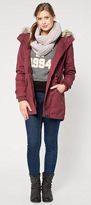 Llegó el frío...¡Abrígate con estilo!: Tendencias en abrigos. Parka desenfadada en rojo oscuro