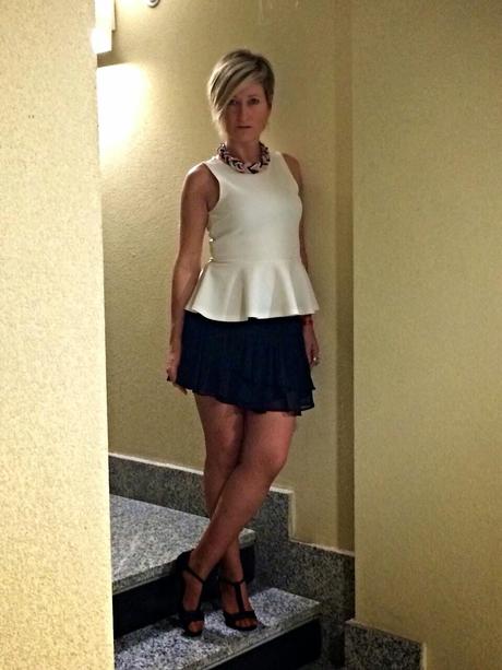 Top peplum con falda de volantes. Party look! Top peplum con falda de volantes. Party look!