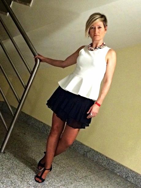 Top peplum con falda de volantes. Party look! Top peplum con falda de volantes. Party look!