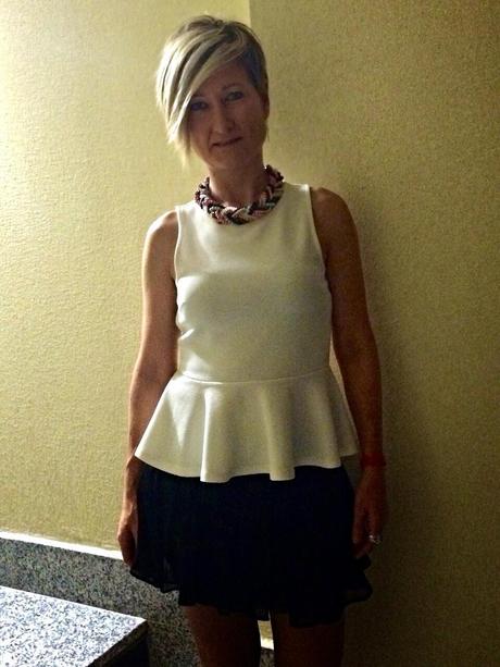 Top peplum con falda de volantes. Party look! Top peplum con falda de volantes. Party look!