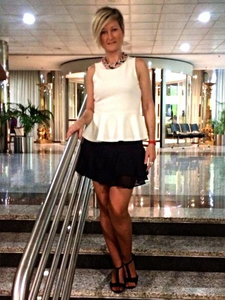 Top peplum con falda de volantes. Party look! Top peplum con falda de volantes. Party look!