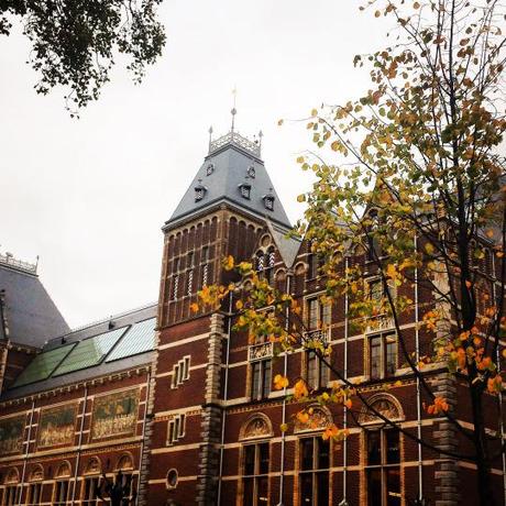 Día 2 en Amsterdam: “Alimentando una parte de mi hambre” Trasera “Rijksmuseum”.