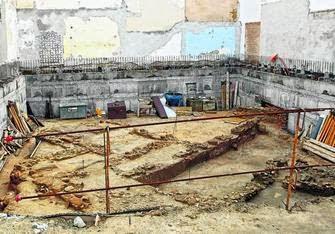 Unas obras destapan los restos de un edificio romano en Cádiz Unas obras destapan los restos de un edificio romano en Cádiz