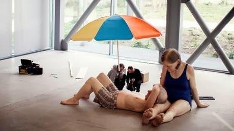 Ron Mueck: familiar y siniestro Ron Mueck: familiar y siniestro