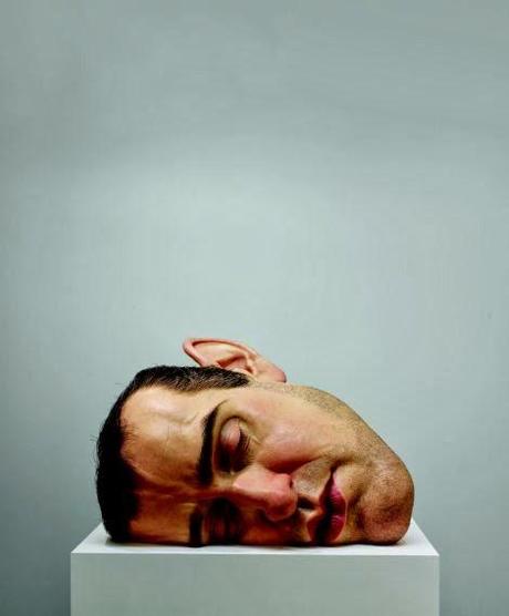 Ron Mueck: familiar y siniestro Ron Mueck: familiar y siniestro