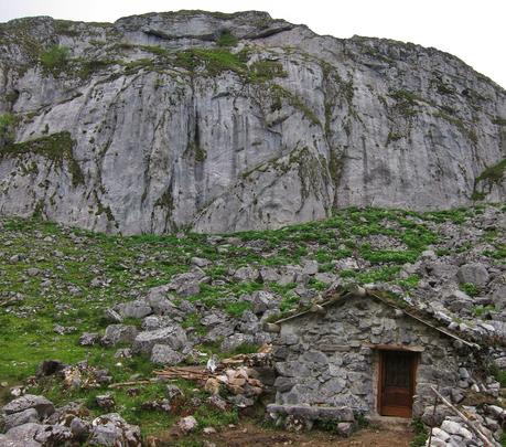 Circular en torno al Siegalavá y Tapinón (intento fallido al Fariñentu) Circular en torno al Siegalavá y Tapinón (intento fallido al Fariñentu)