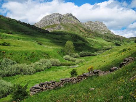 LOS BÍGAROS Y MUÑÓN DESDE TORRESTÍO LOS BÍGAROS Y MUÑÓN DESDE TORRESTÍO