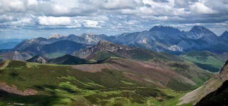 LOS BÍGAROS Y MUÑÓN DESDE TORRESTÍO LOS BÍGAROS Y MUÑÓN DESDE TORRESTÍO