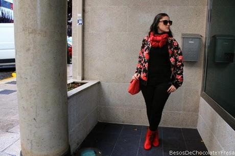 FLORES ROJAS EN MI BOMBER FLORES ROJAS EN MI BOMBER