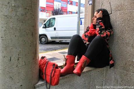 FLORES ROJAS EN MI BOMBER FLORES ROJAS EN MI BOMBER