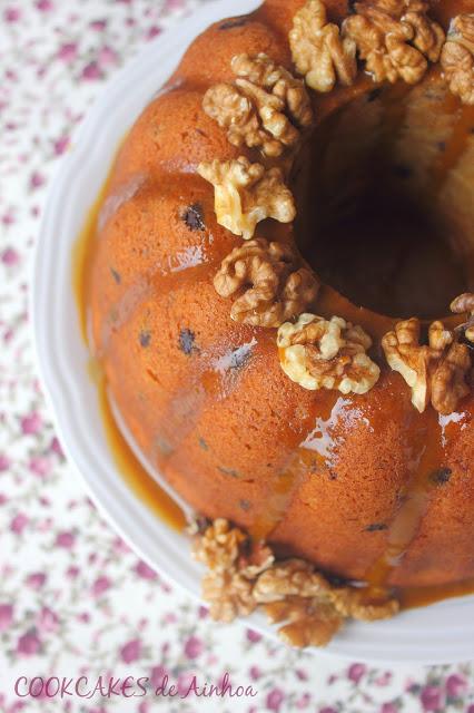 BUNDT CAKE PLÁTANO, NUECES, CHOCOLATE NEGRO Y TOFFEE BUNDT CAKE PLÁTANO, NUECES, CHOCOLATE NEGRO Y TOFFEE