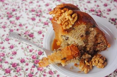 BUNDT CAKE PLÁTANO, NUECES, CHOCOLATE NEGRO Y TOFFEE BUNDT CAKE PLÁTANO, NUECES, CHOCOLATE NEGRO Y TOFFEE
