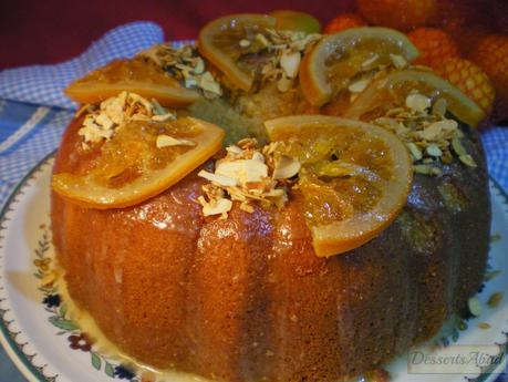 Bizcocho glaseado de mandarinas con almendras y avellanas