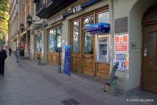 FIGURAS DE BRONCE EN LA AVENIDA RUSTAVELI, TBILISI