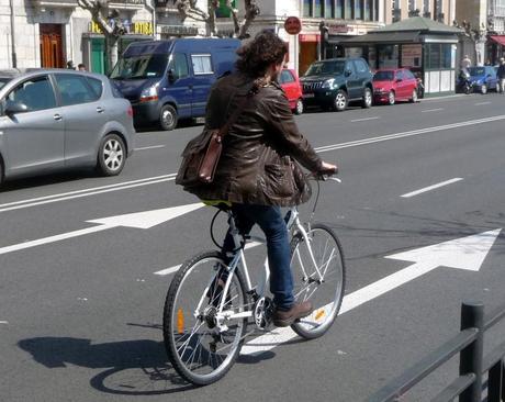Cómo circular con tu bicicleta por la ciudad sin carriles segregados y no morir en el intento valladolid merkabici