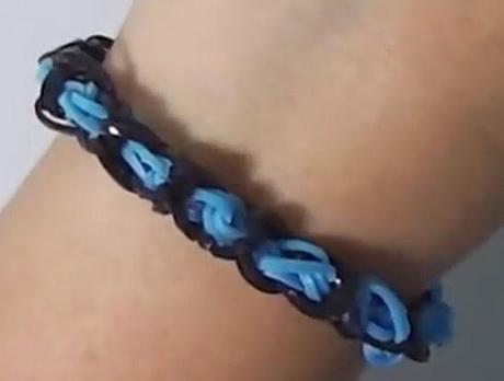 Cómo hacer una pulsera de ondas con gomas