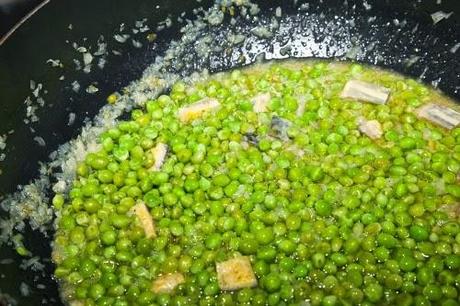 Recetas y Zapatillas: Cazuela de Guisantes con Choco Recetas y Zapatillas: Cazuela de Guisantes con Choco