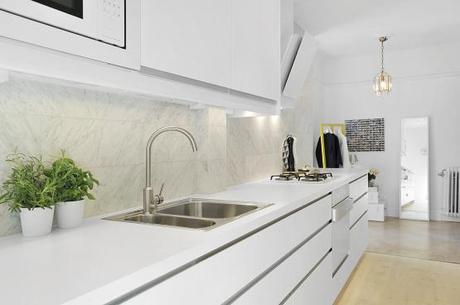 muebles de diseño lámparas de diseño estilo nórdico escandinavo decoración en blanco decoracion diseño interiores decoración detalles de color cocinas nórdicas cocinas modernas blancas blog decoración nórdica Atrevidos toques de amarillo deco 