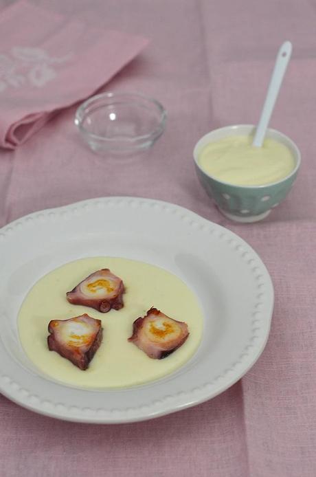 Pulpo a la plancha con crema de patata y aceite de pimentón. Receta de Antonio Arrabal en “Trucos de Cocina” Pulpo a la plancha con crema de patata y aceite de pimentón. Receta de Antonio Arrabal en “Trucos de Cocina”