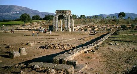 Extremadura invertirá casi 300.000 euros en la recuperación del anfiteatro romano de Cáparra (Cáceres)