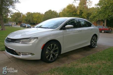 2015-chrysler-200c-awd-06