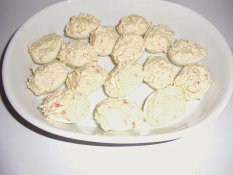 Huevos rellenos de merluza Huevos rellenos de merluza