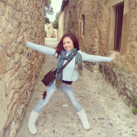 Un dia en Pedraza, biker azul de zara y botas UGG Un dia en Pedraza, biker azul de zara y botas UGG