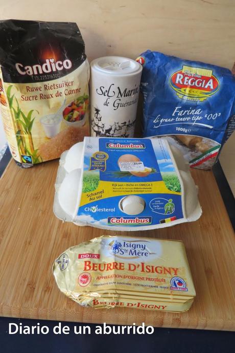 Viajando con Ursula le Guin al fondo oscuro de lo innombrable y tranquilizándose después con un clafoutis de plátano Viajando con Ursula le Guin al fondo oscuro de lo innombrable y tranquilizándose después con un clafoutis de plátano